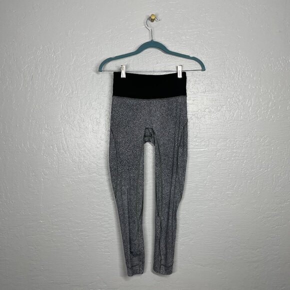 lululemon athletica Pants - Lululemon Women 4 Black White Run The Day 7/8 Tight Leggings 25" Zip Pocket